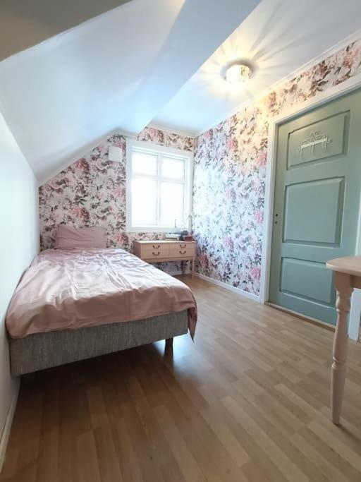 Вилла Charming House In Ulsteinvik With Free Parking Экстерьер фото