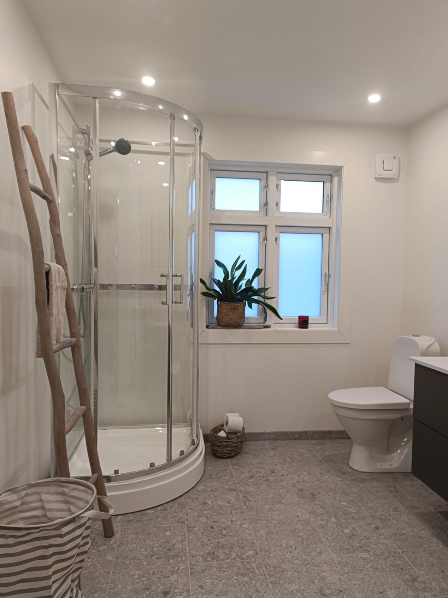 Вилла Charming House In Ulsteinvik With Free Parking Экстерьер фото